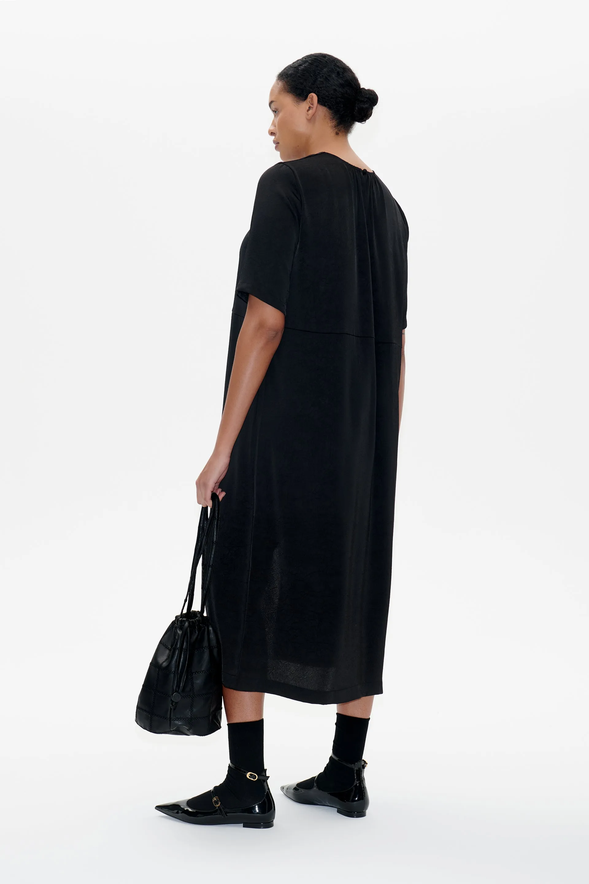 ACHIRA | Black
