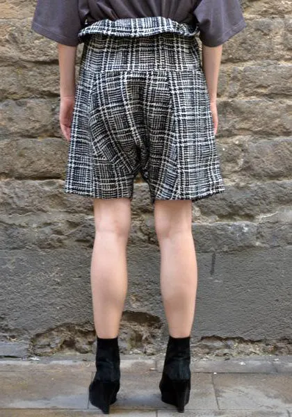 BLESS NO.59 STONE SHORTS TWEED BLACK/WHITE