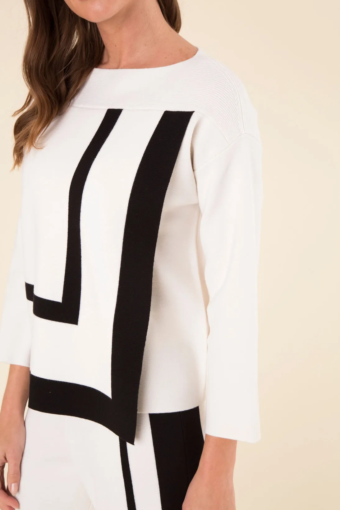 BOXY TOP W/ BORDER