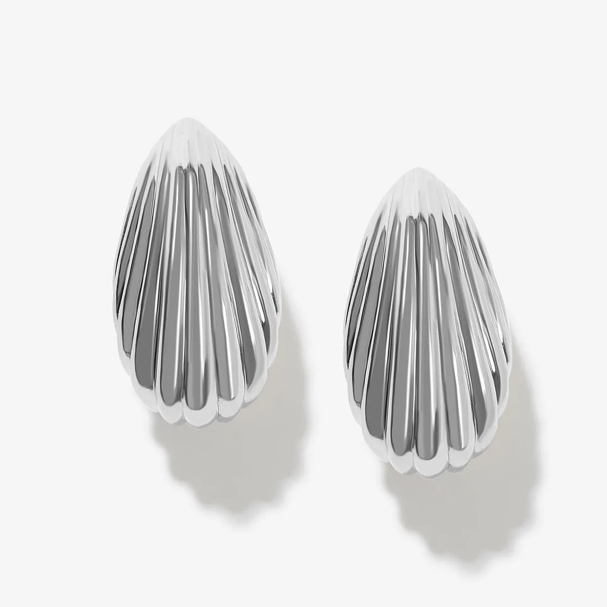 Geller shell earrings