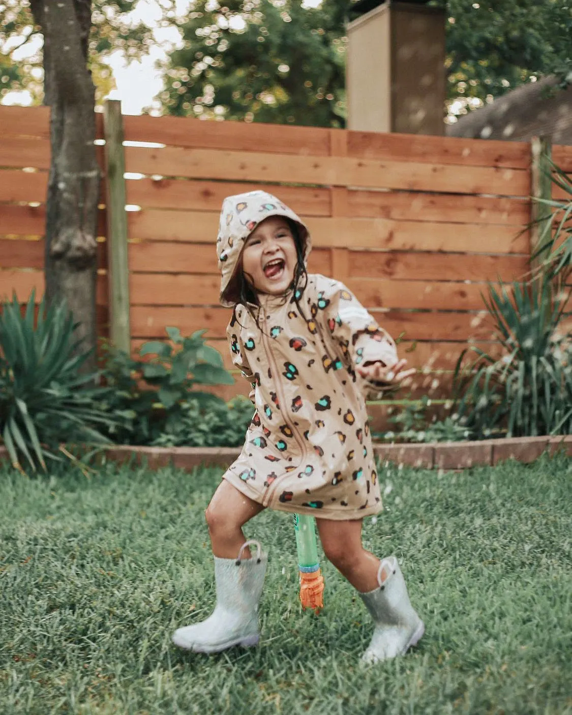Color-Changing Leopard Print Kids Raincoat with Optimal Size and Quality