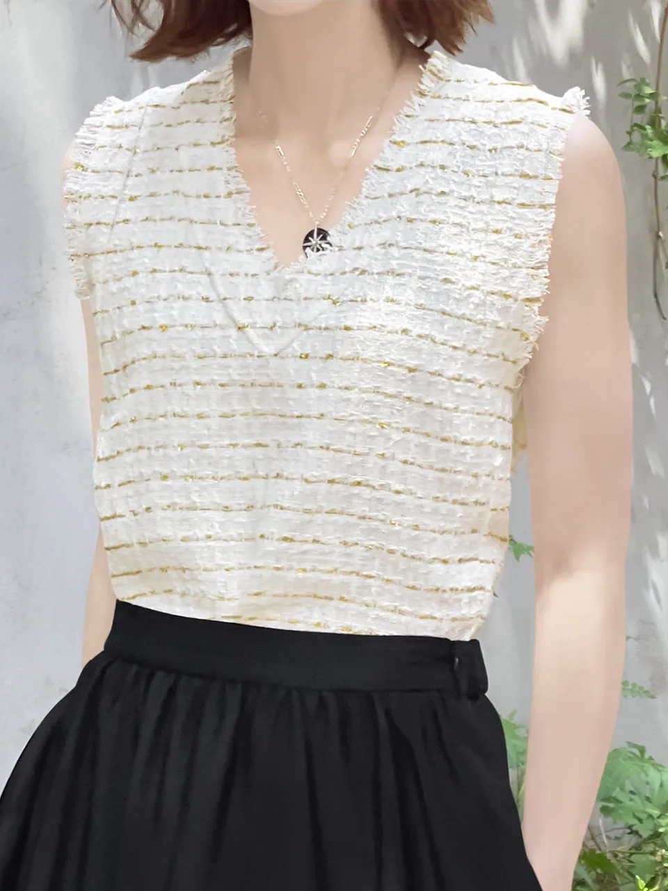 Surprise Sale! Textured Check V-neck Sleeveless Tweed Top