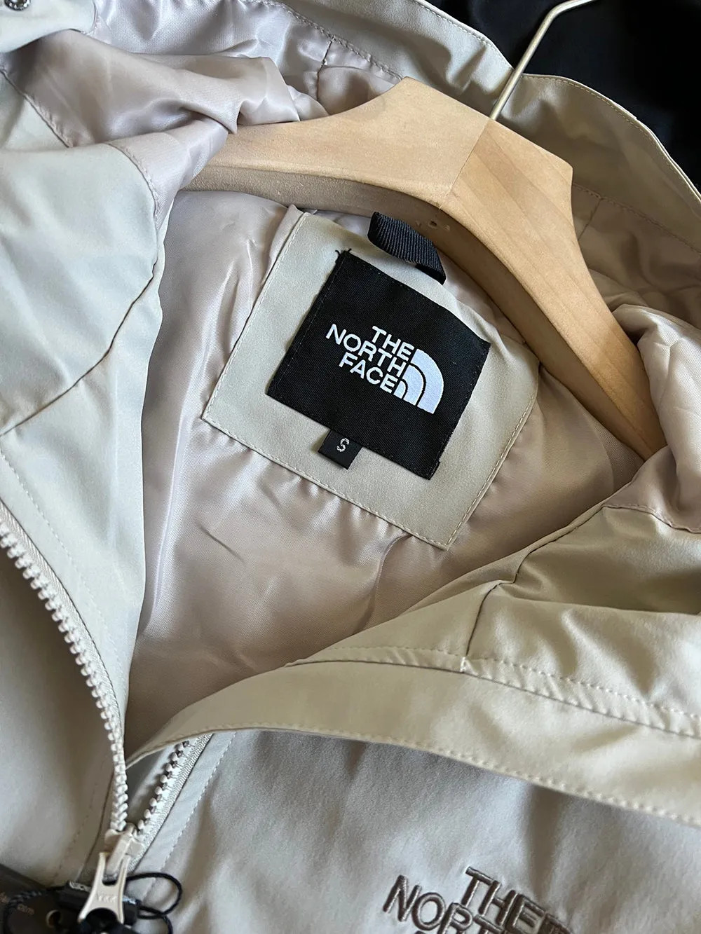 The North Face Camper Jacket 北臉防潑水雙口袋防風外套  NJ3BP06